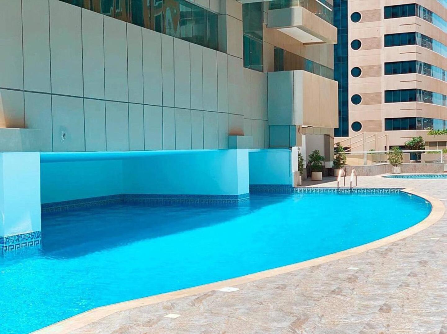 دبي Unique, Elegant Top Floor Apartment With Sea View المظهر الخارجي الصورة